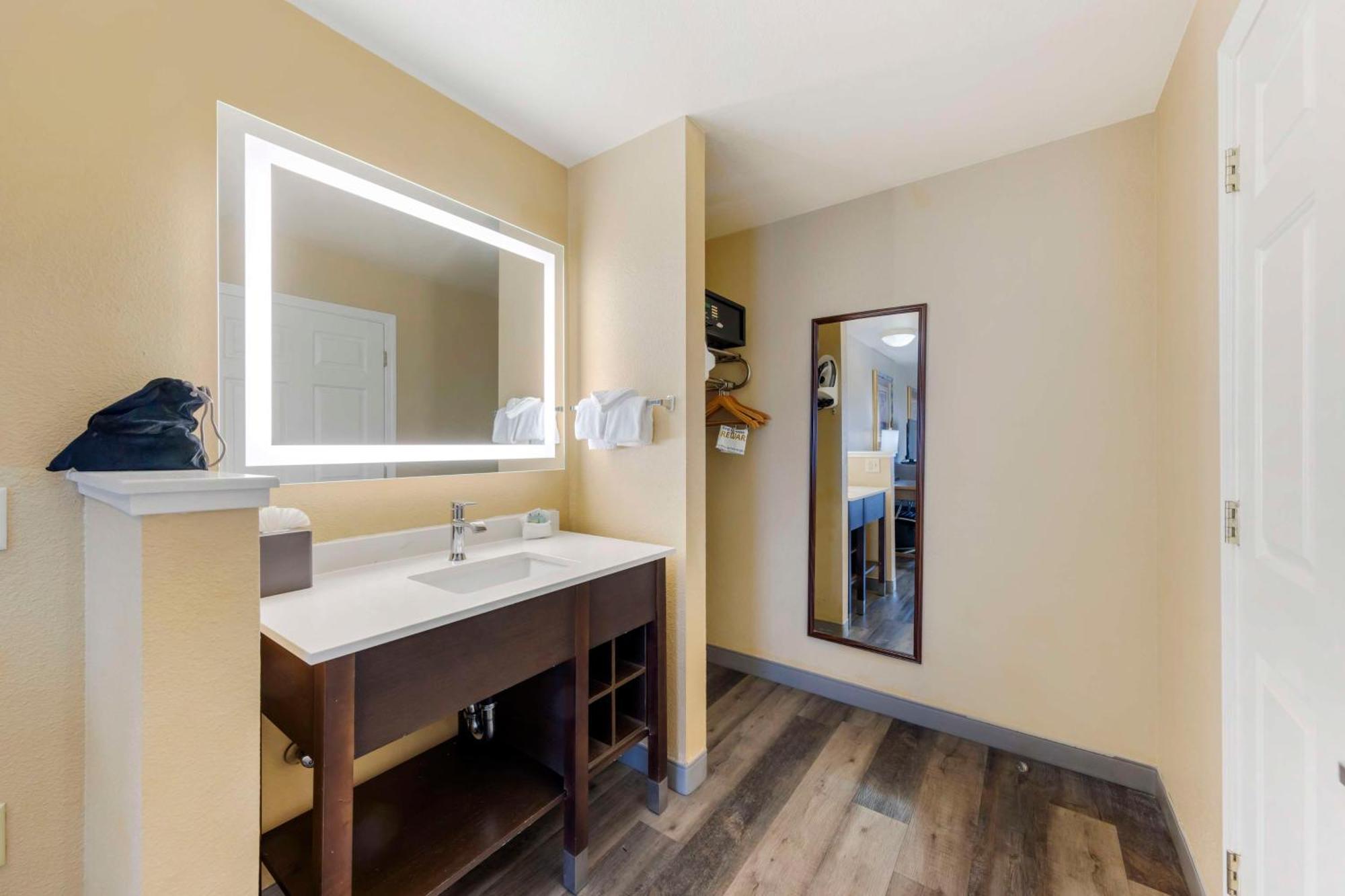 Best Western Fallon Inn & Suites Bagian luar foto