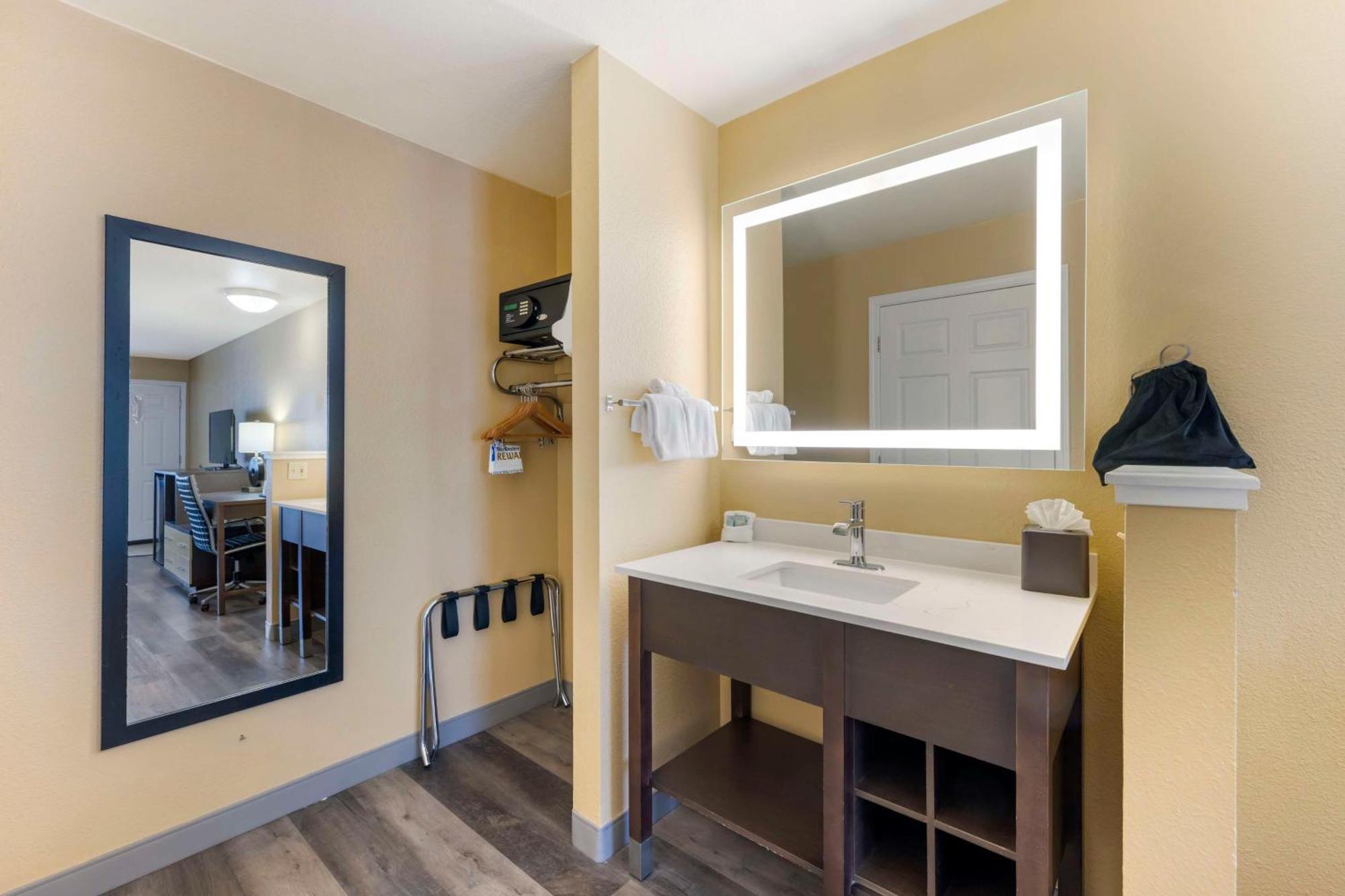 Best Western Fallon Inn & Suites Bagian luar foto